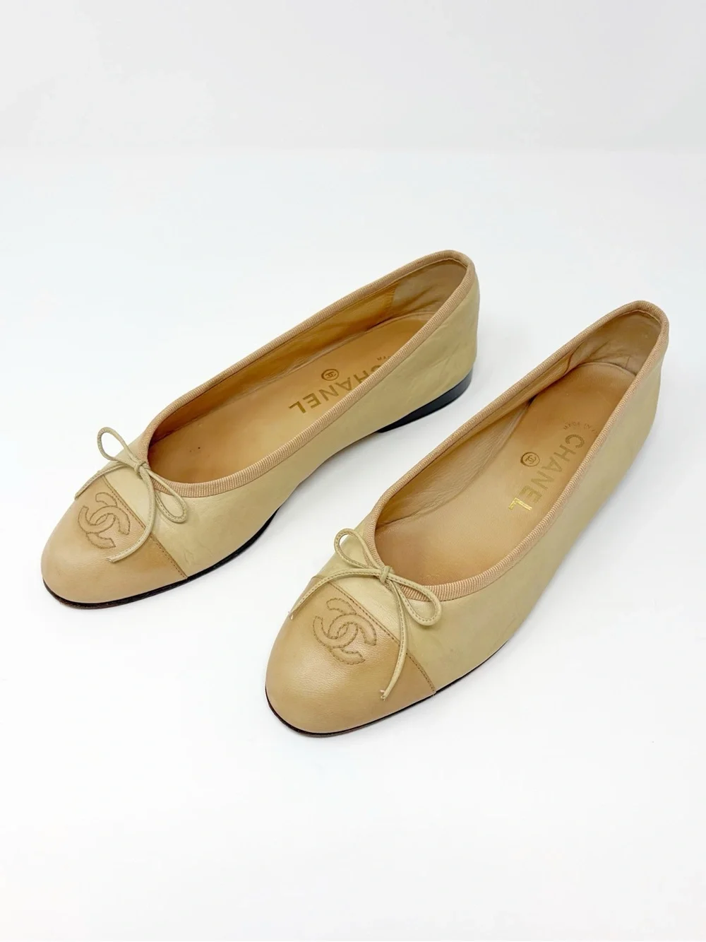 CHANEL Classic Cream Lamb Leather Ballerina Flats size 38